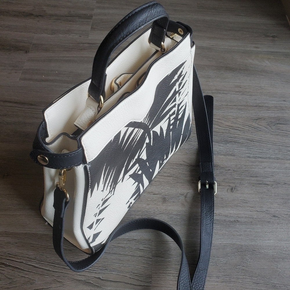 Purse - Picture 4 of 8